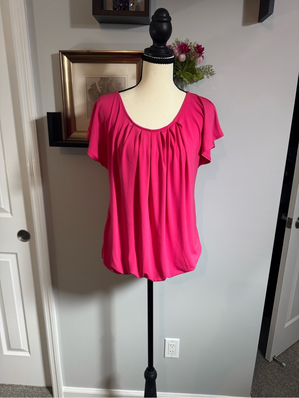 New York & Company Hot Pink Scoop Neck Flutter Sleeve Top
